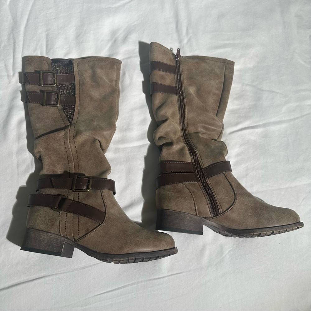 NEW brown boots size 6